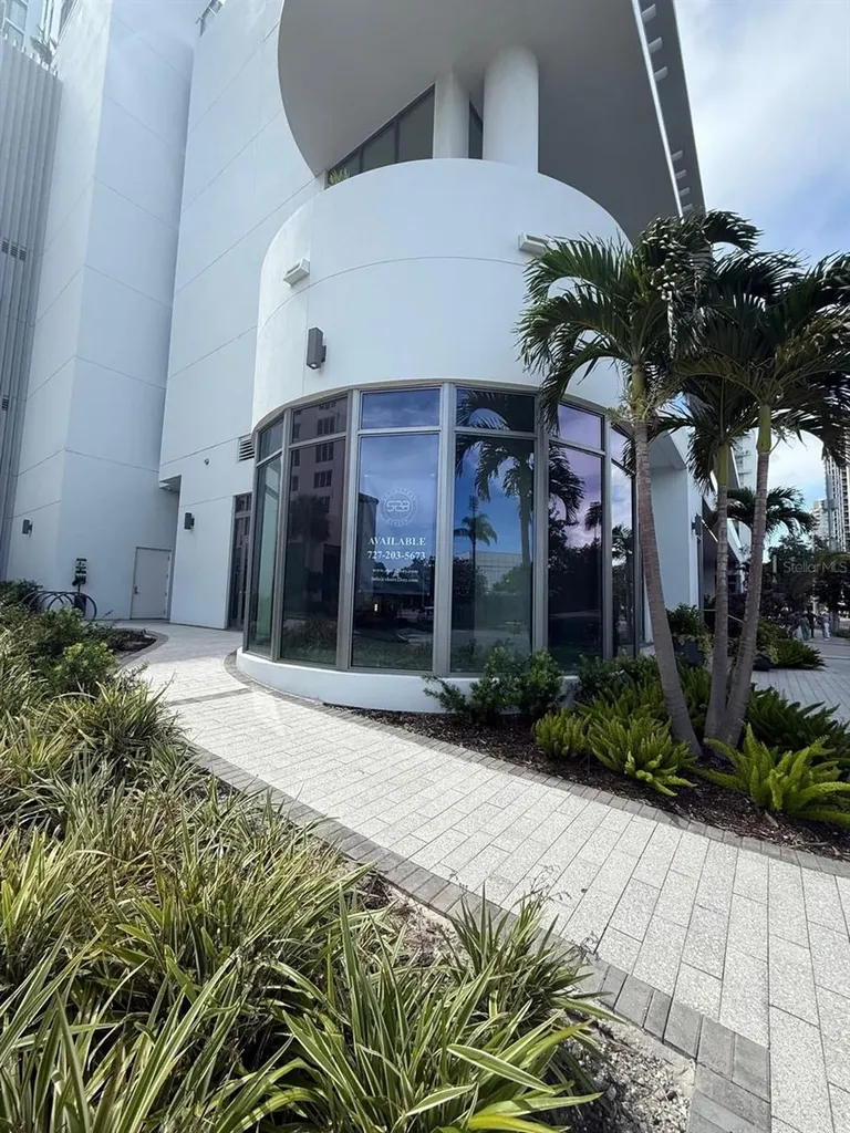325 1st Street S St Petersburg FL 33701