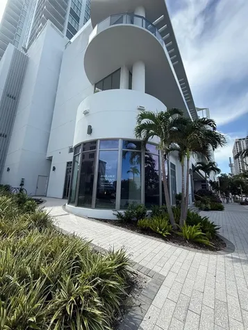 325 1st Street S St Petersburg FL 33701