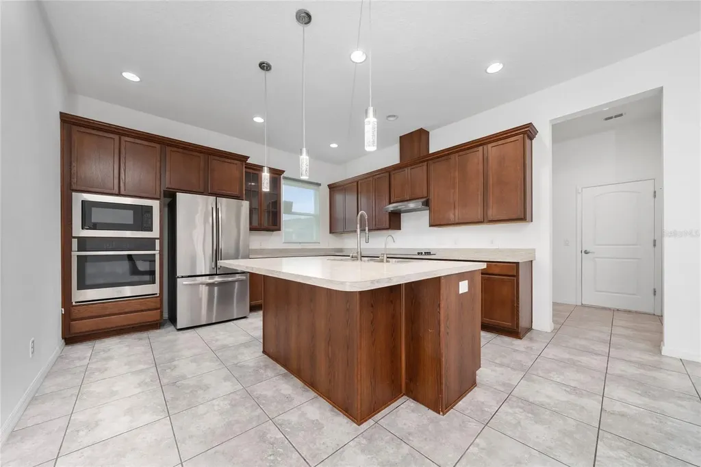 2095 Sola Vista Avenue St Cloud FL 34771