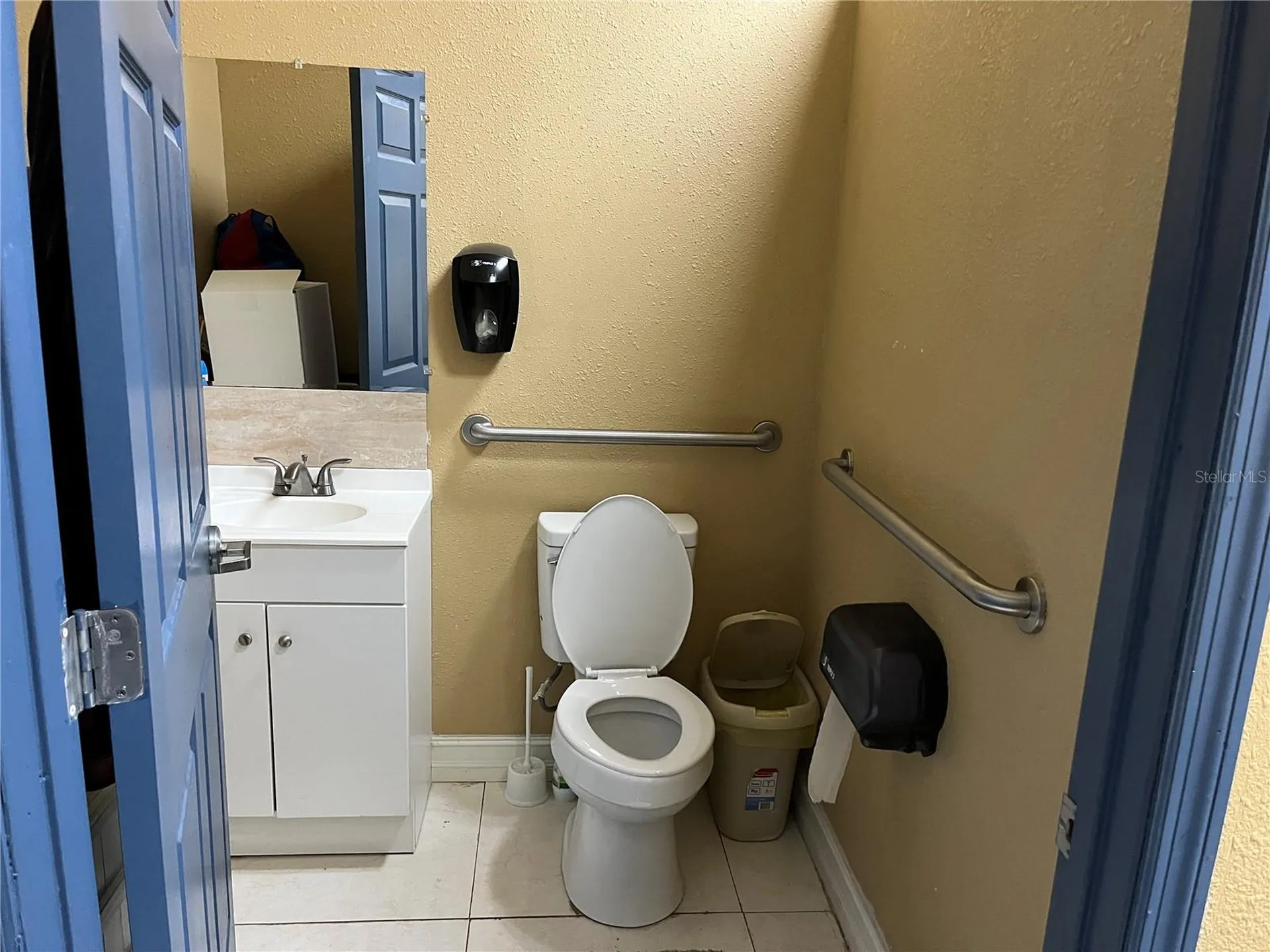 1706 E Semoran Boulevard Apopka FL 32703