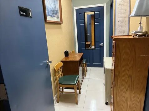 1706 E Semoran Boulevard Apopka FL 32703