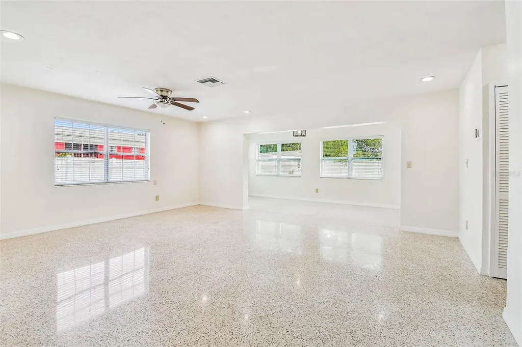 1101 81st Avenue N St Petersburg FL 33702