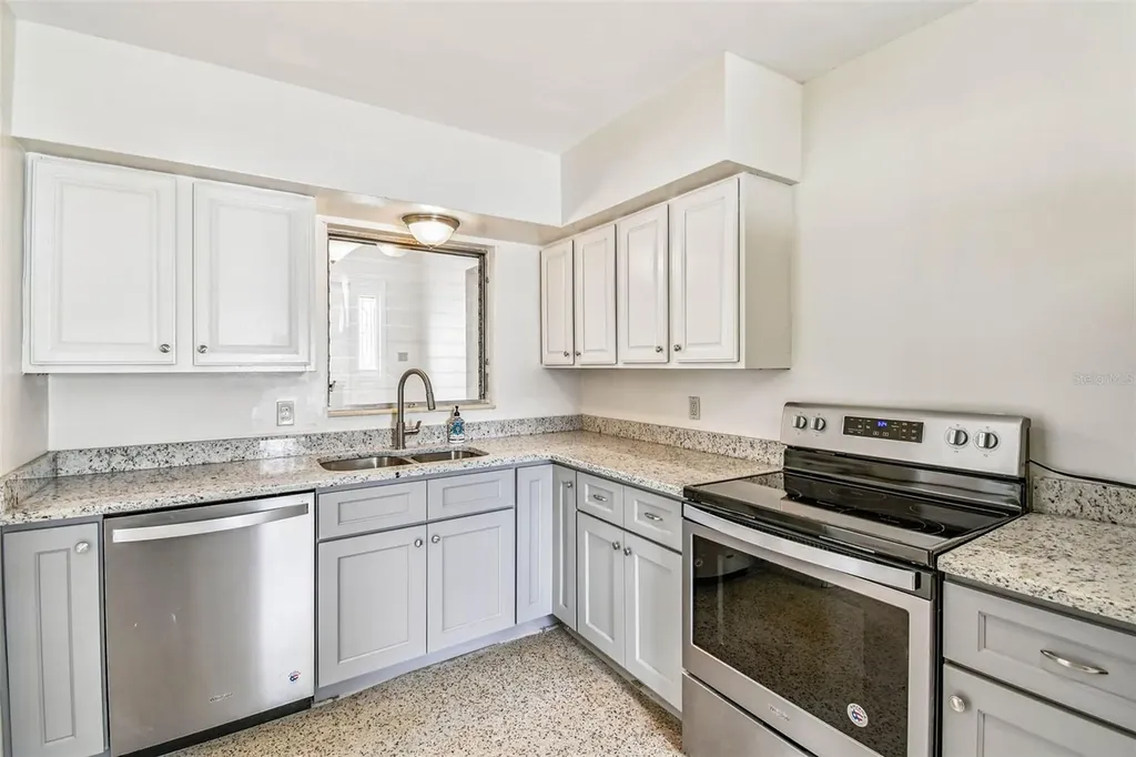 1101 81st Avenue N St Petersburg FL 33702