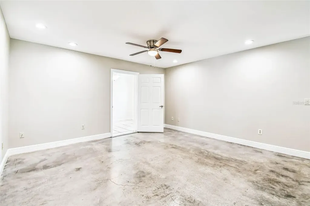 1101 81st Avenue N St Petersburg FL 33702