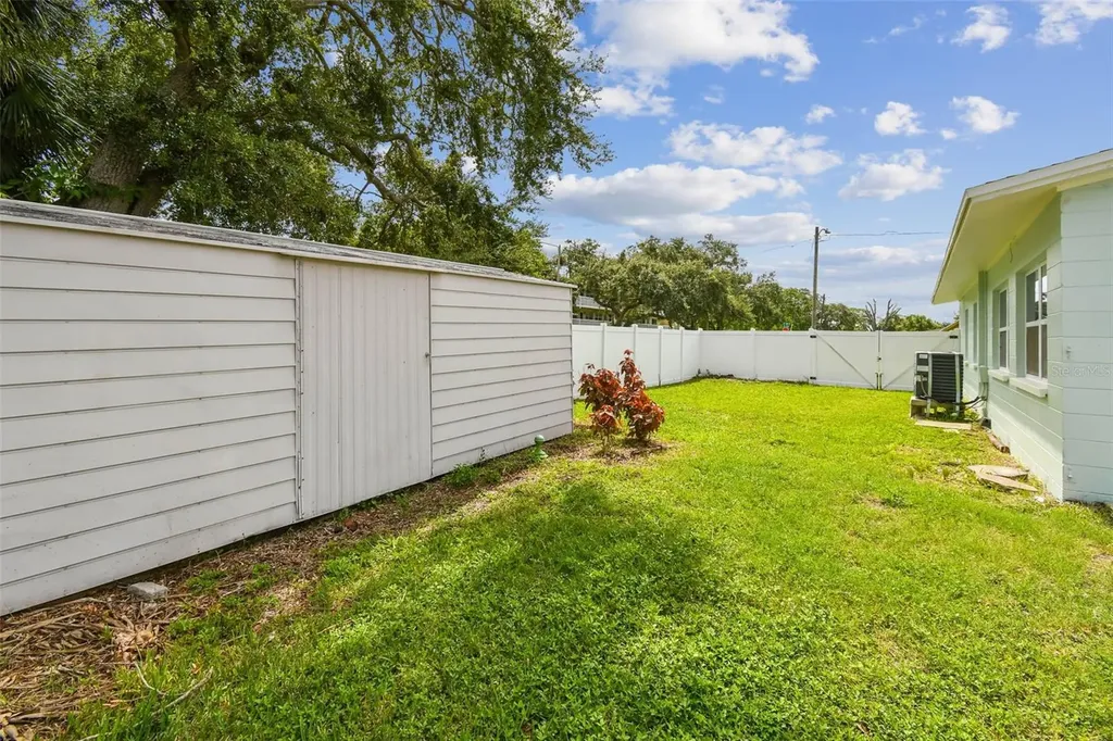1101 81st Avenue N St Petersburg FL 33702