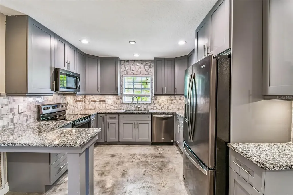 1101 81st Avenue N St Petersburg FL 33702