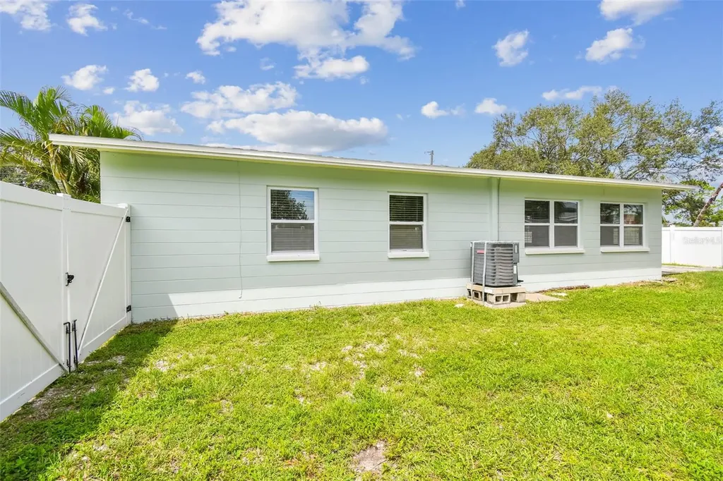 1101 81st Avenue N St Petersburg FL 33702