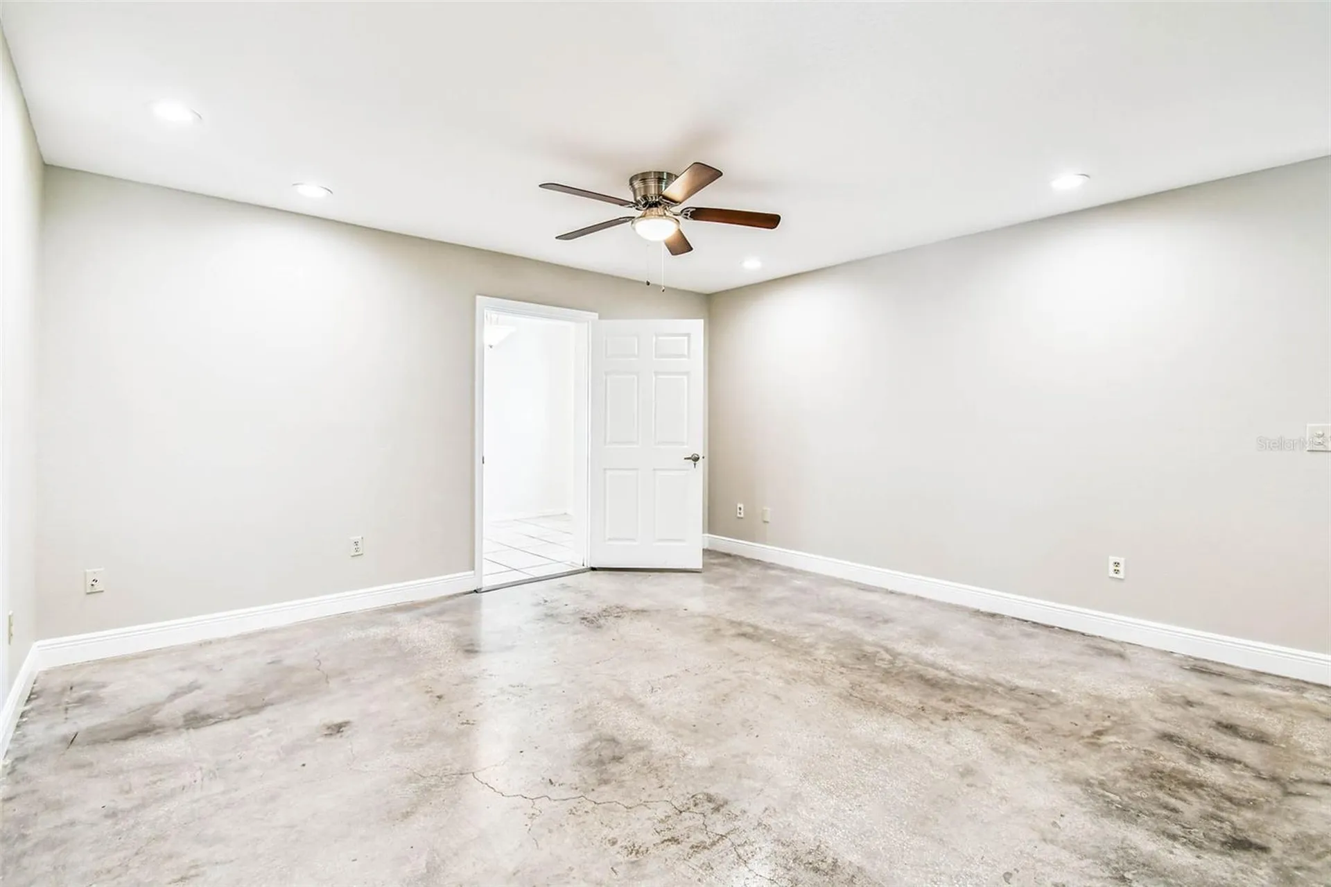 1101 81st Avenue N St Petersburg FL 33702