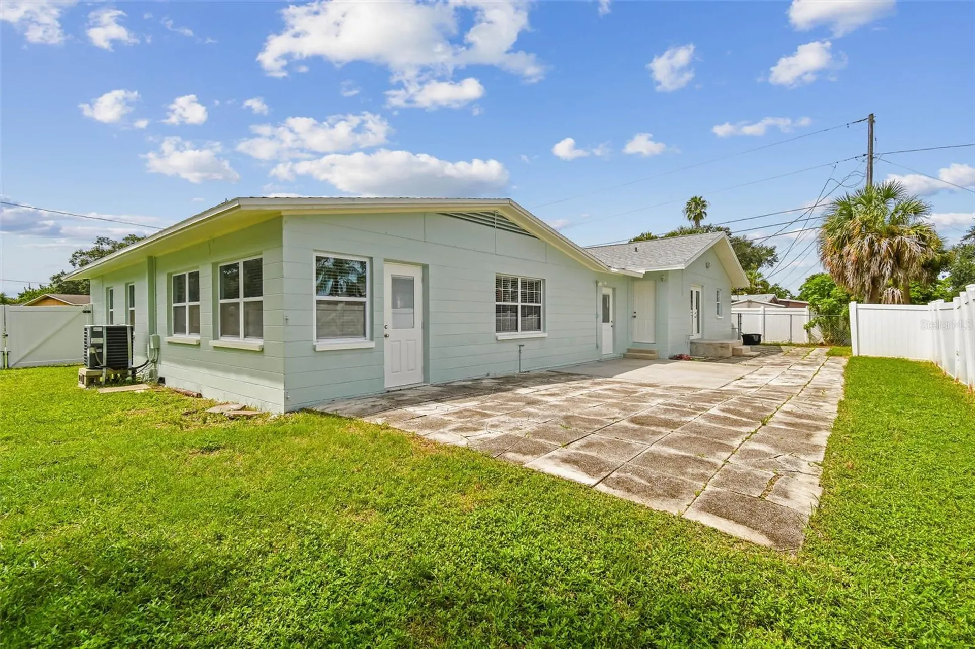 1101 81st Avenue N St Petersburg FL 33702