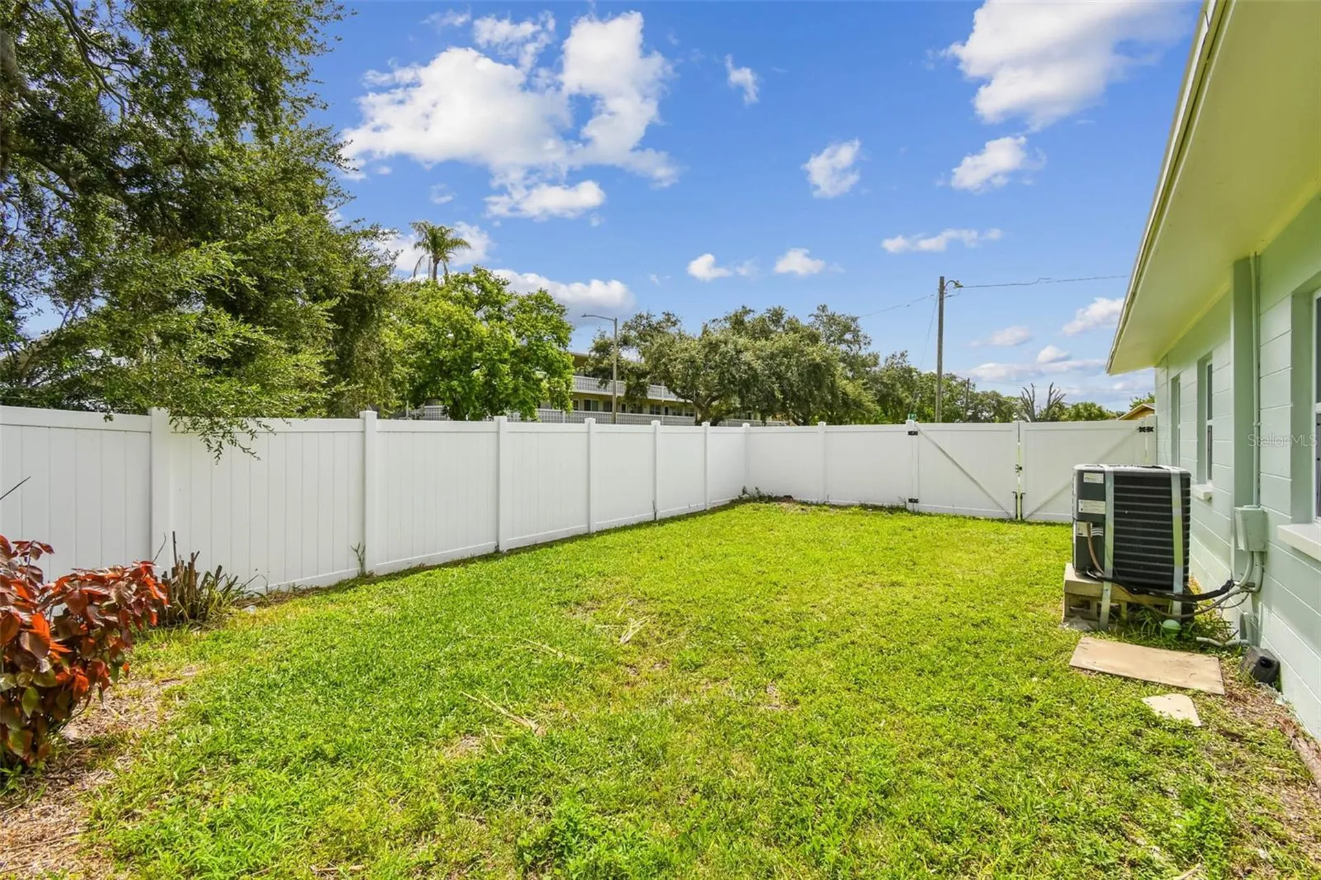 1101 81st Avenue N St Petersburg FL 33702