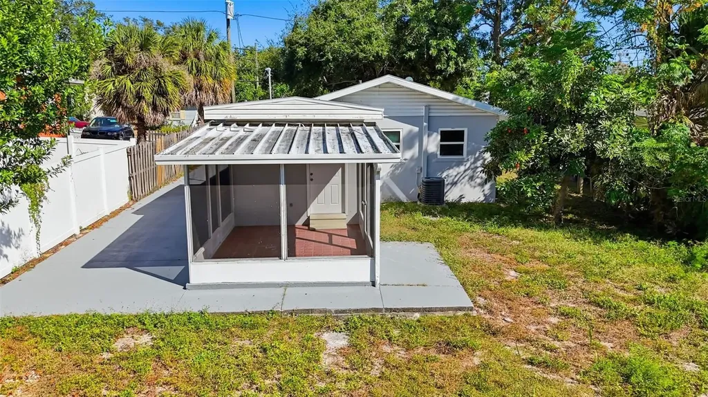510 S Disston Avenue Tarpon Springs FL 34689