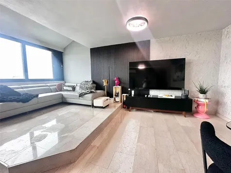 1261 Luis Vigoreaux Avenue Guaynabo PR 00966