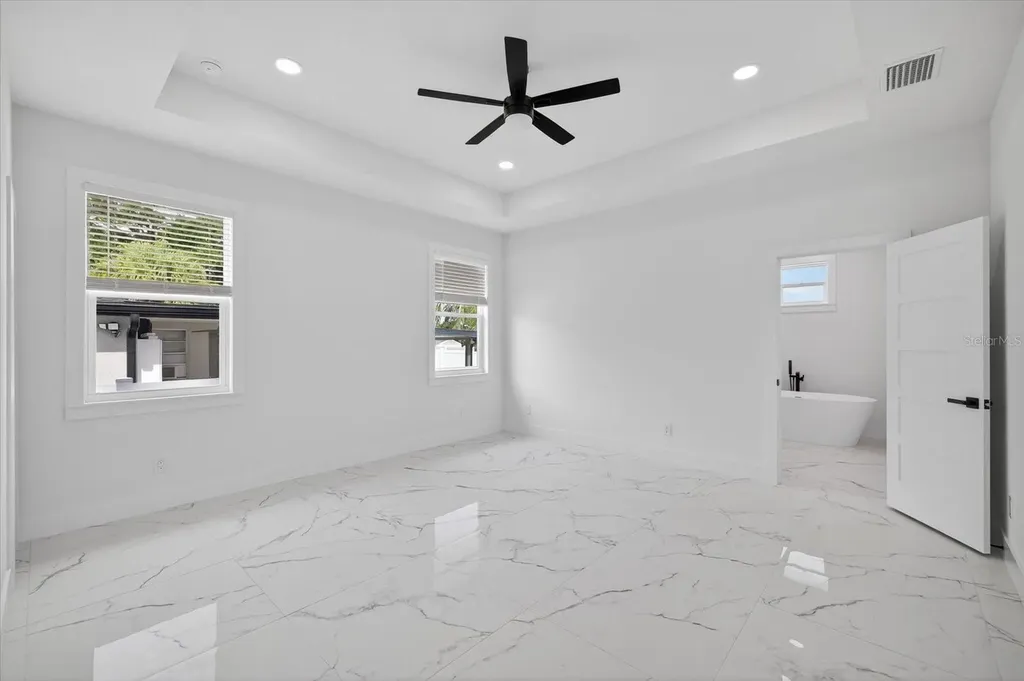 2719 W Saint John Street Tampa FL 33607