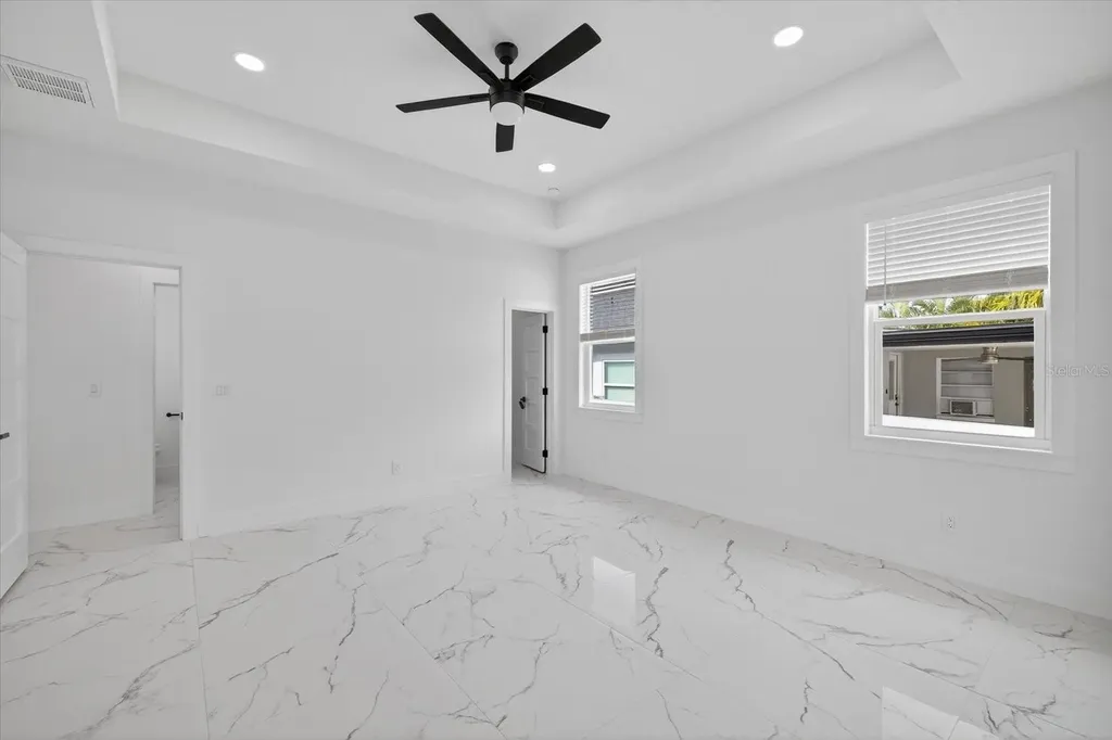 2719 W Saint John Street Tampa FL 33607