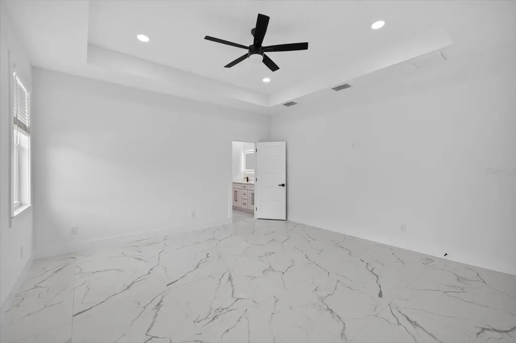 2719 W Saint John Street Tampa FL 33607