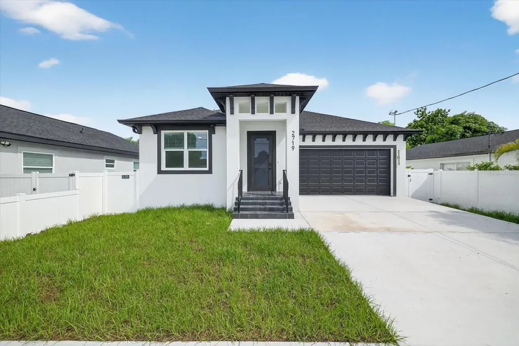 2719 W Saint John Street Tampa FL 33607