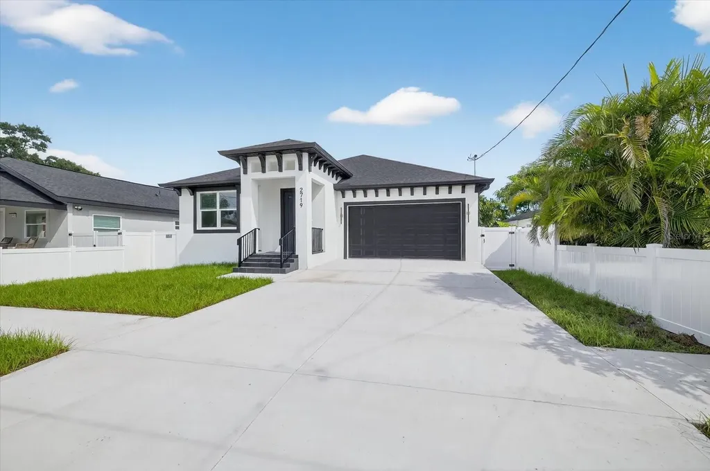 2719 W Saint John Street Tampa FL 33607