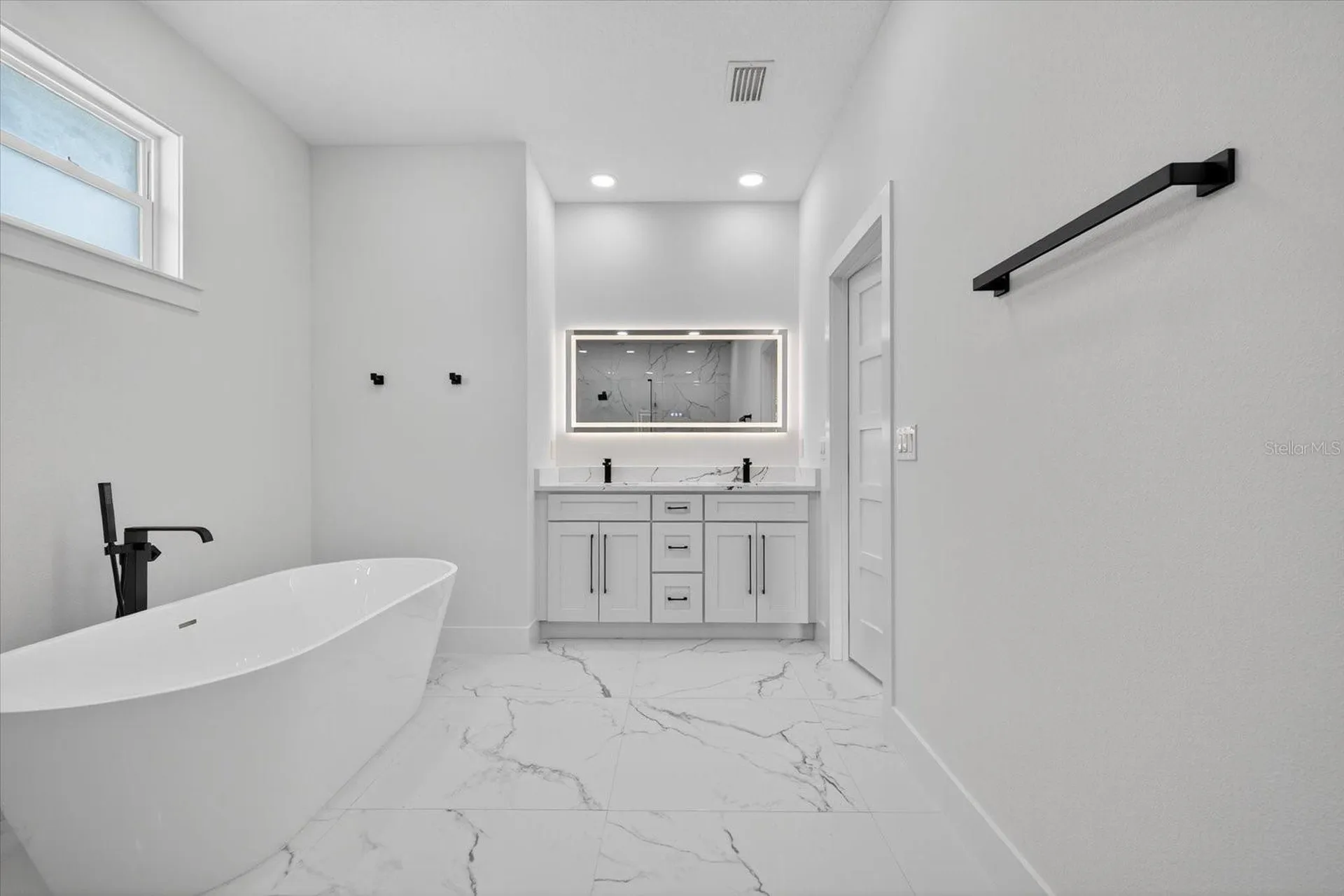 2719 W Saint John Street Tampa FL 33607