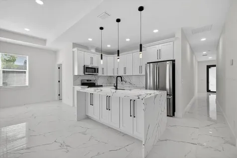 2719 W Saint John Street Tampa FL 33607
