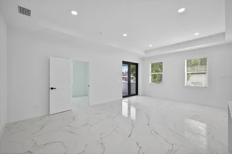 2719 W Saint John Street Tampa FL 33607