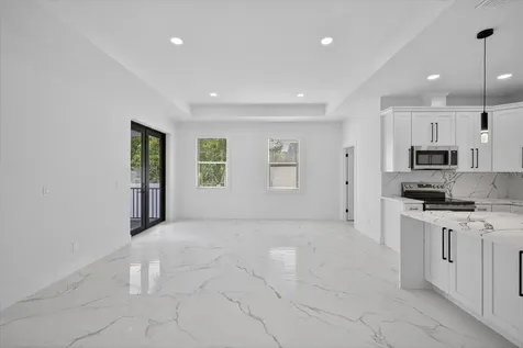 2719 W Saint John Street Tampa FL 33607
