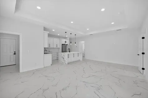 2719 W Saint John Street Tampa FL 33607