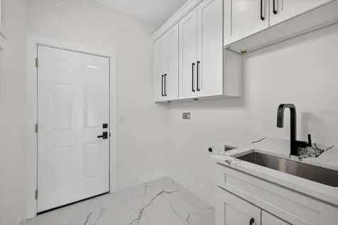 2719 W Saint John Street Tampa FL 33607