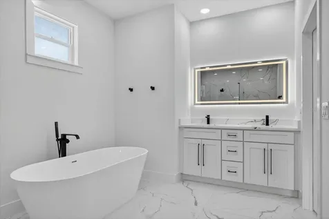 2719 W Saint John Street Tampa FL 33607