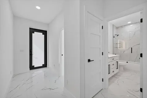 2719 W Saint John Street Tampa FL 33607