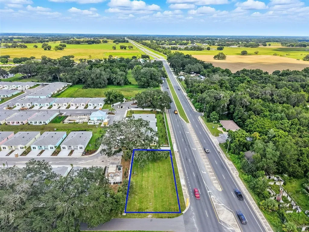 12182 N Us Highway 301 Oxford FL 34484