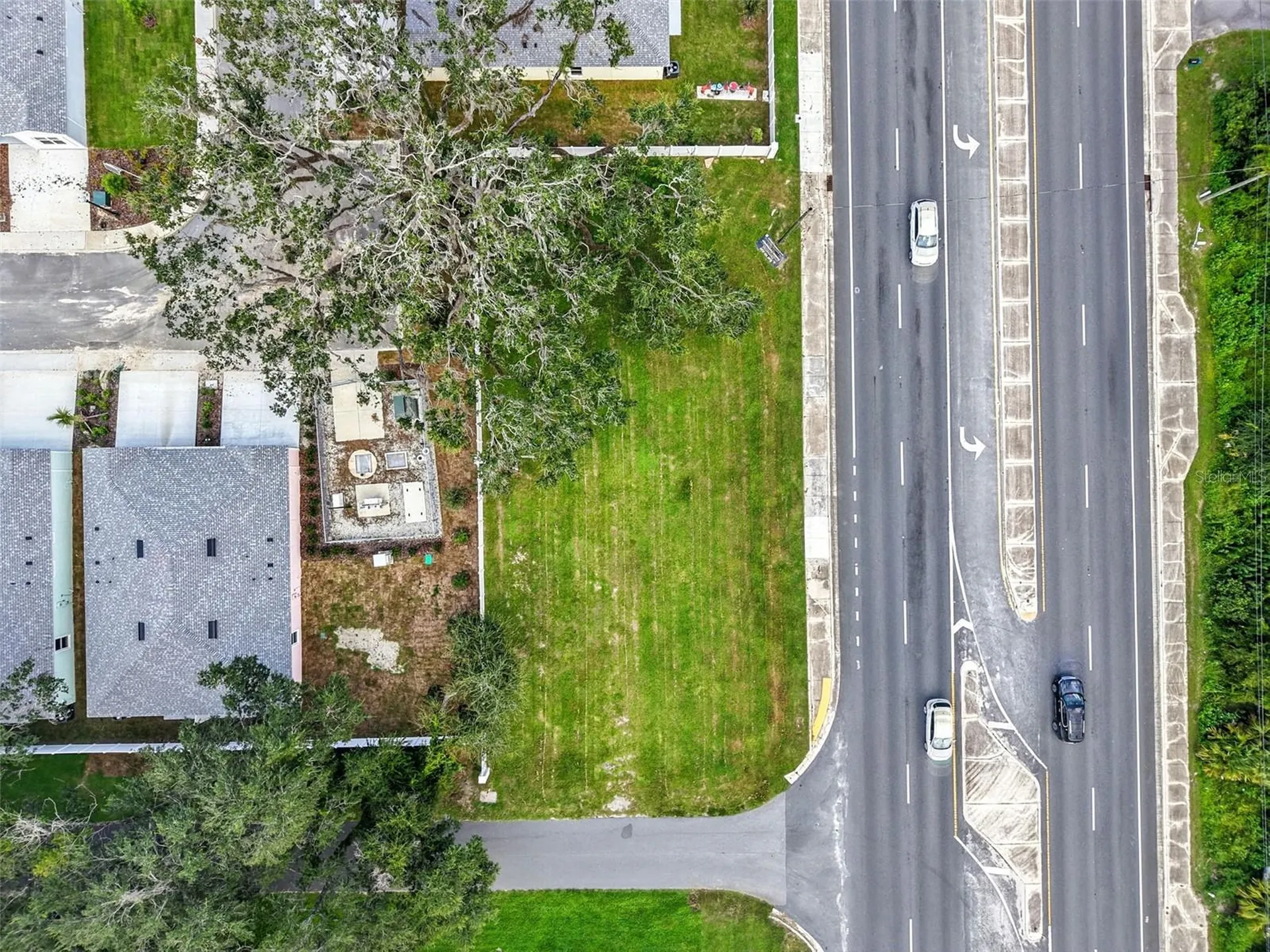 12182 N Us Highway 301 Oxford FL 34484