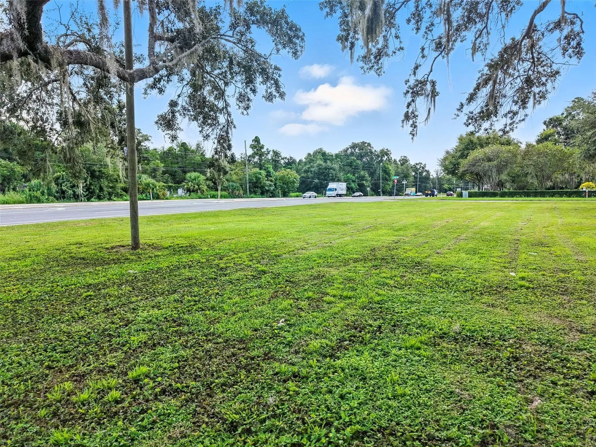 12182 N Us Highway 301 Oxford FL 34484