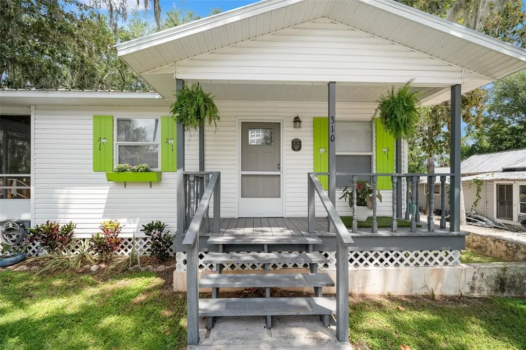 310 W Dampier Street Inverness FL 34450