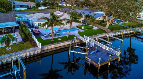3854 42nd Avenue S St Petersburg FL 33711