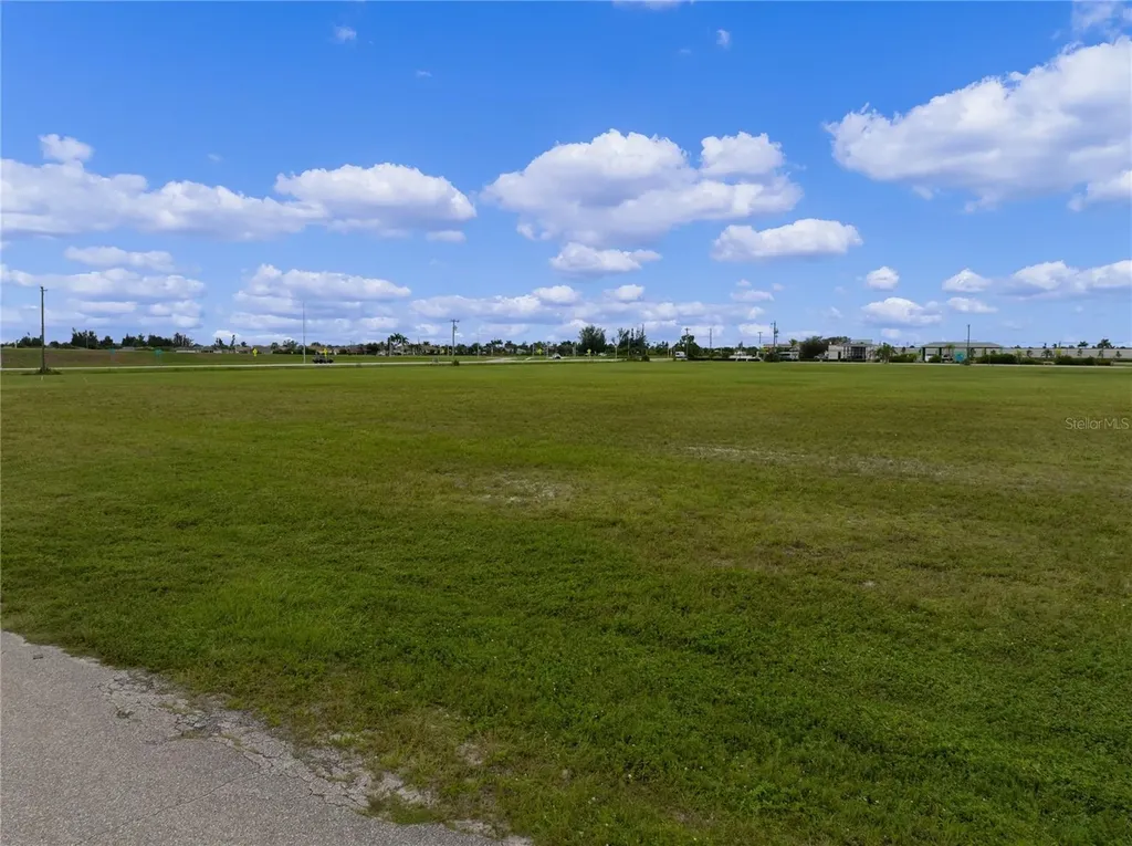3216 NW 9th Street Cape Coral FL 33993