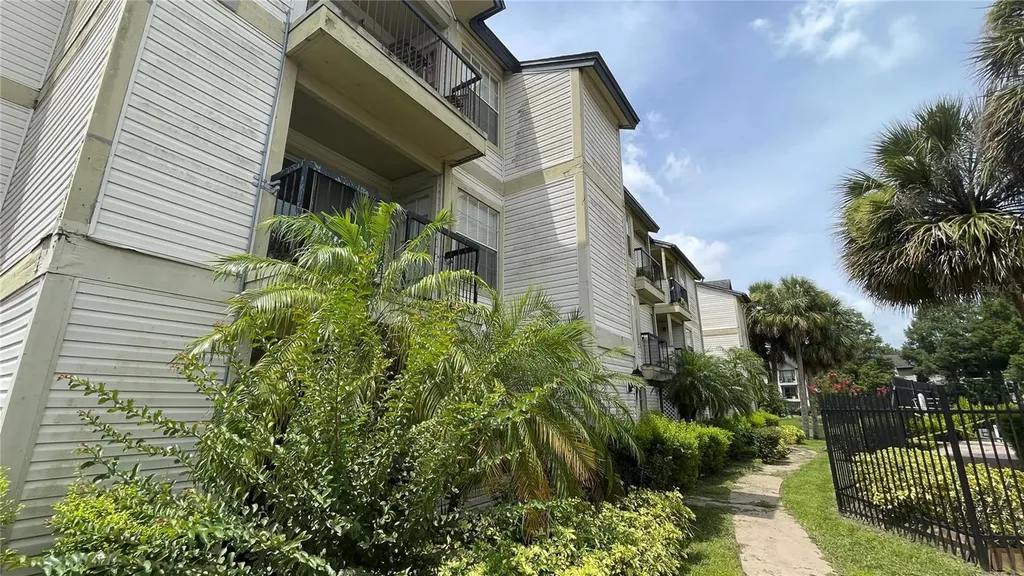 1972 Lake Atriums Circle Orlando FL 32839
