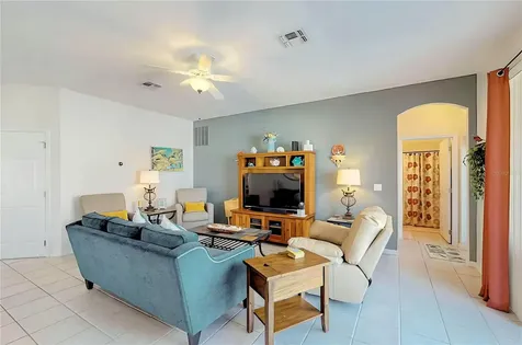 136 Henley Circle Davenport FL 33896