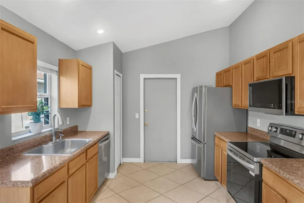 155 London Fog Way Sanford FL 32771
