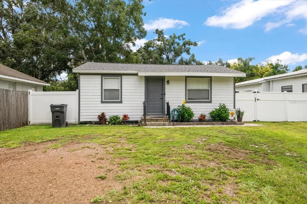3270 70th Avenue N St Petersburg FL 33702