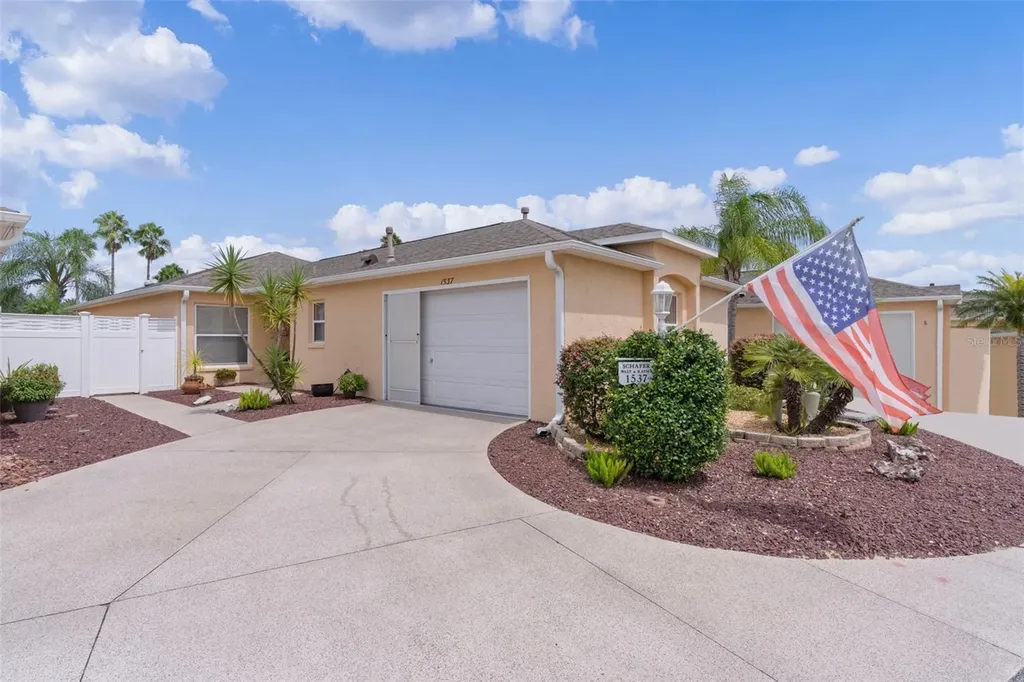 1537 Barnwell Place The Villages FL 32162