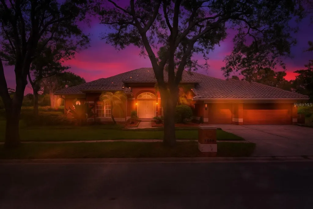 7303 Sawgrass Point Drive N Pinellas Park FL 33782