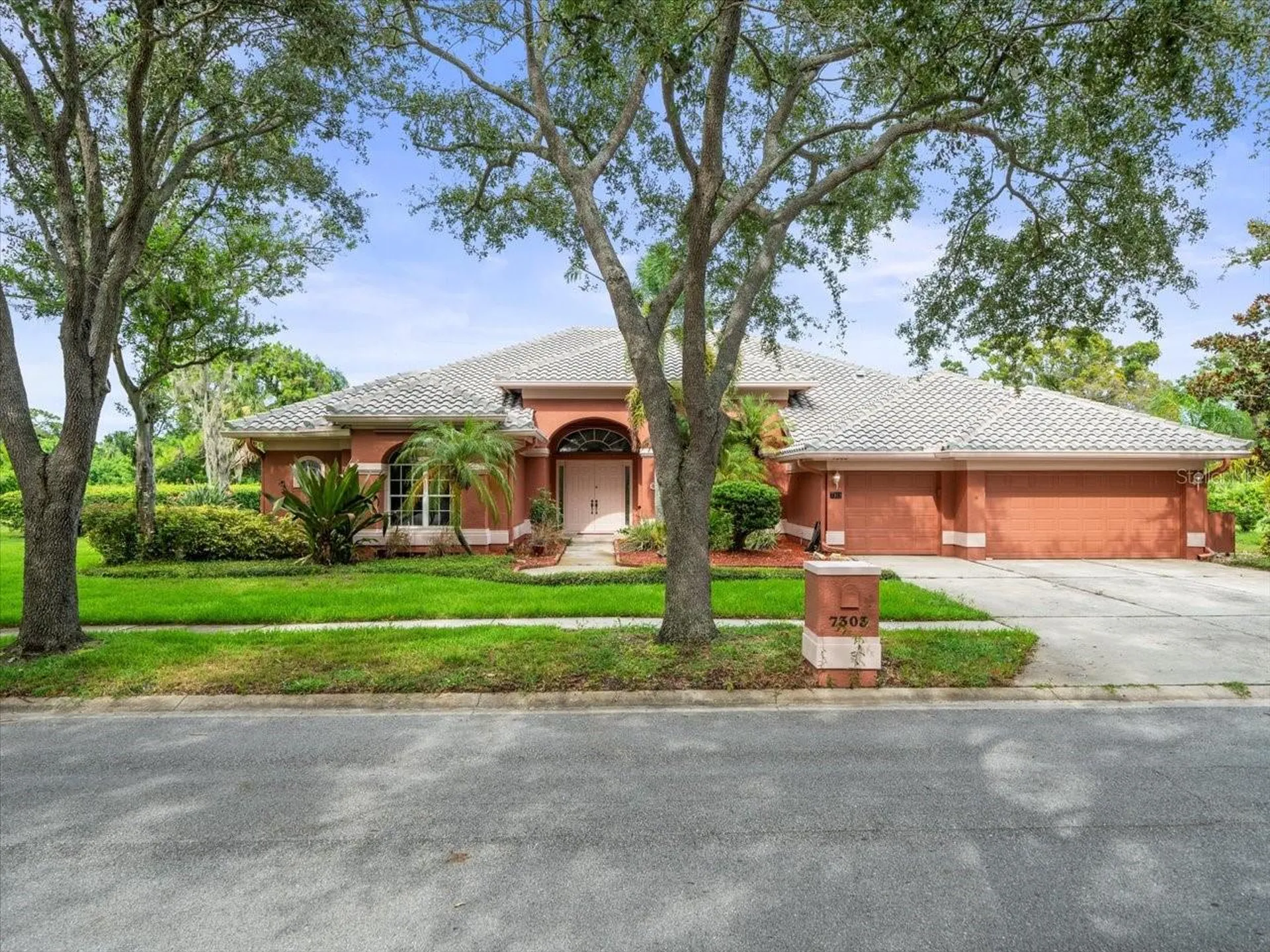 7303 Sawgrass Point Drive N Pinellas Park FL 33782