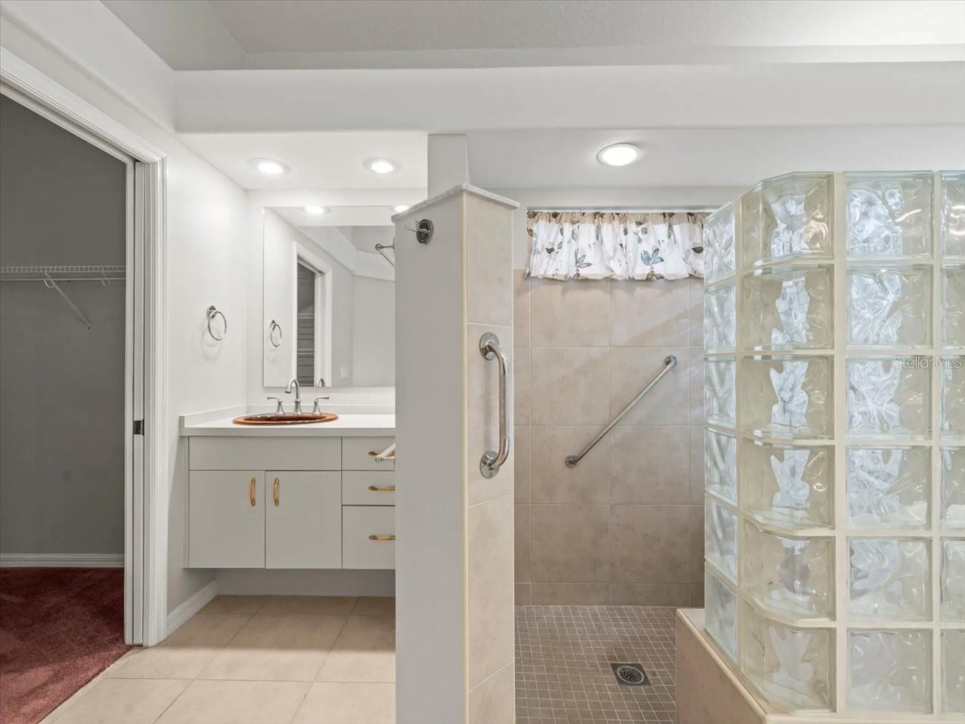 7303 Sawgrass Point Drive N Pinellas Park FL 33782