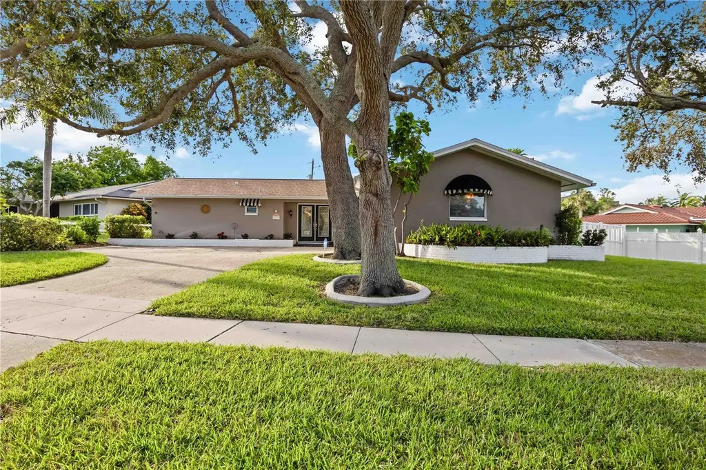 14039 Leeward Drive Seminole FL 33776