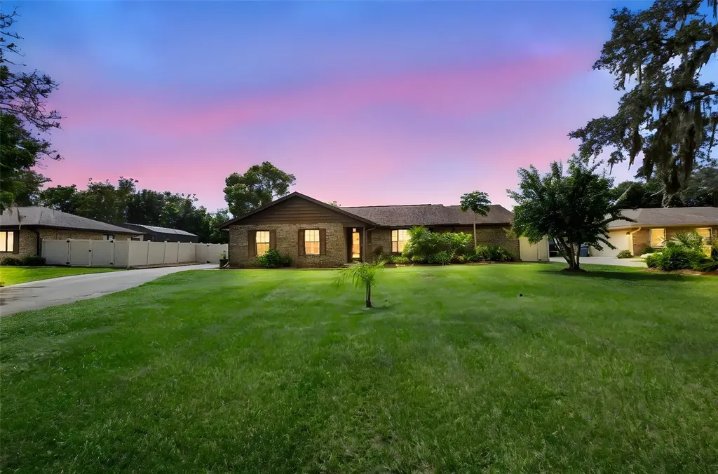 542 Cleo Lane Deltona FL 32738
