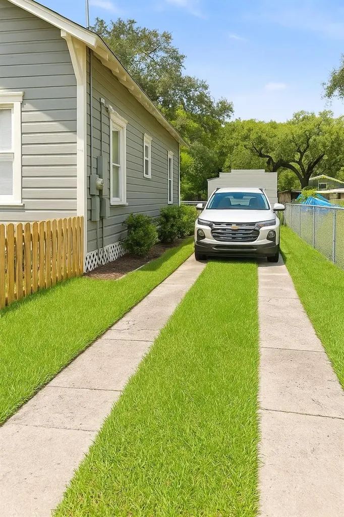 1204 E Emma Street Tampa FL 33603