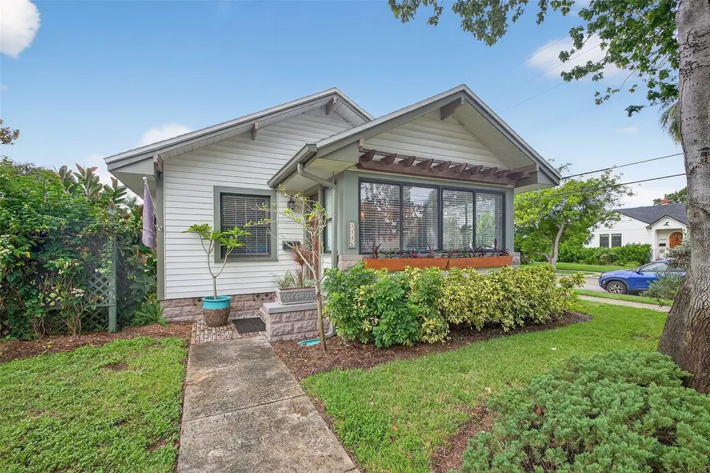 1146 17th Avenue N St Petersburg FL 33704