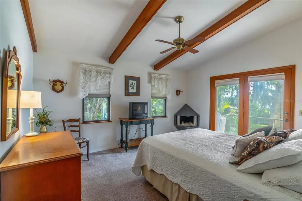 121 N Lake George Drive Georgetown FL 32139