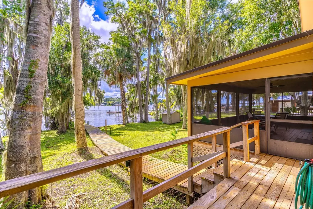 121 N Lake George Drive Georgetown FL 32139
