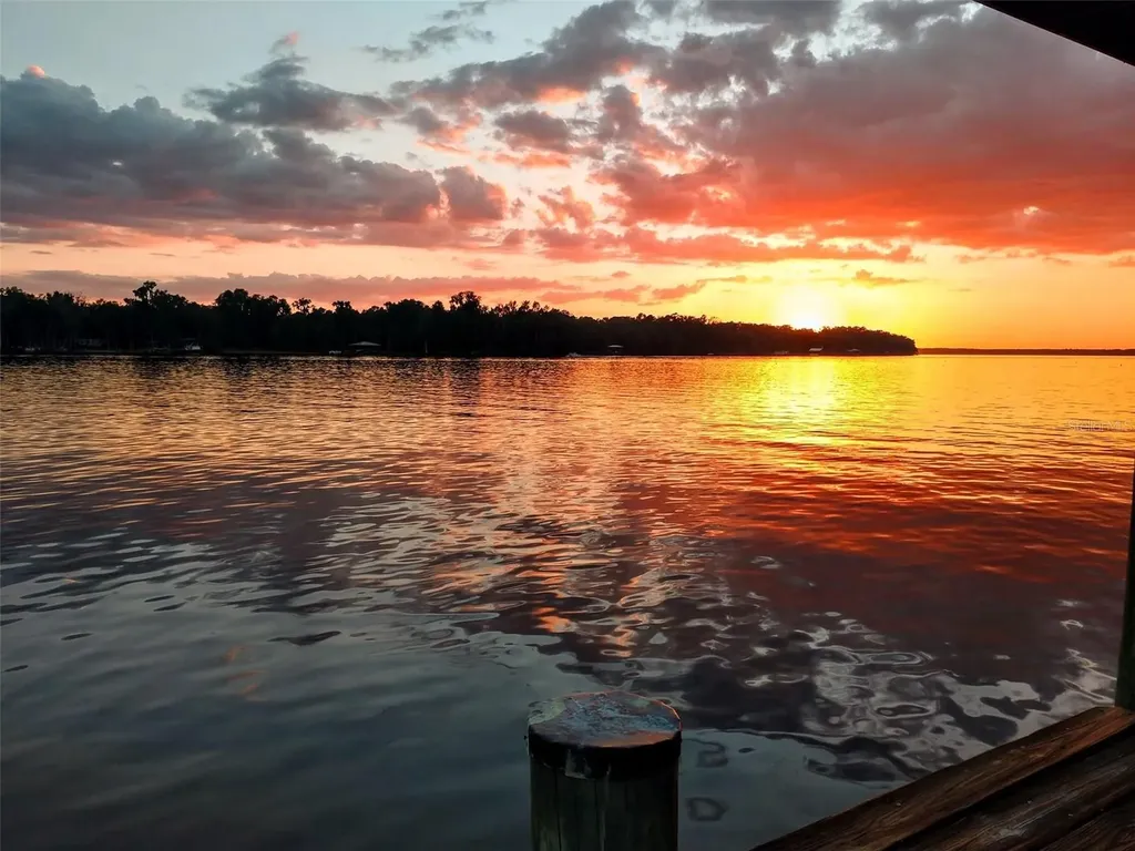 121 N Lake George Drive Georgetown FL 32139